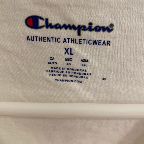 Oversized Champion Shirt - Picture 3 of 3